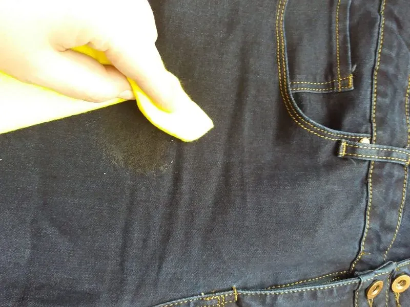 Как очистить штаны от сосновой смолы? Штаны протирать Протирать штаны значение.