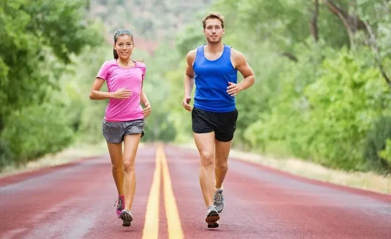 Как бегать чтобы быстрее похудеть. Чтобы похудеть нужно бегать утром или вечером? Бег трусцой для похудения