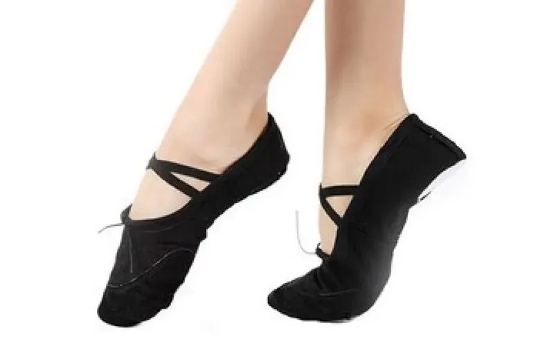 Чешки — обувь для танцев и гимнастики. Чем отличаются балетки от чешек, рекомендации по выбору Чешки откуда пошло название