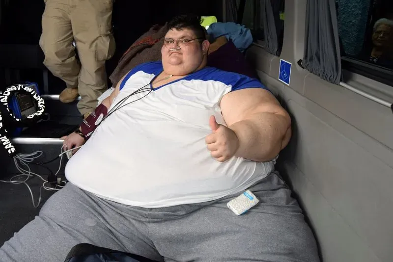 Сколько весит самая толстая. Умер самый толстый человек в мире